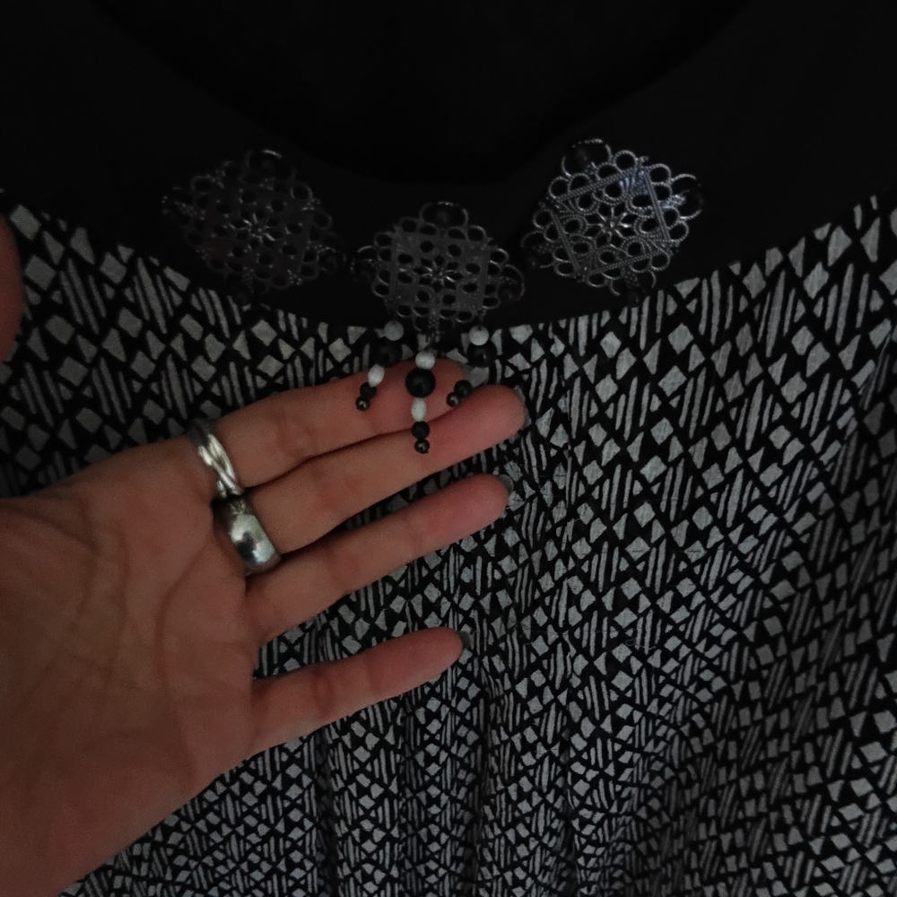 Nine West Black and White Patterned Top - Picture 3 of 5